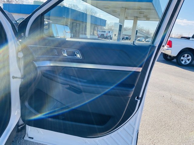 Used 2018 Ford Explorer XLT w/ Equipment Group 202A image 22