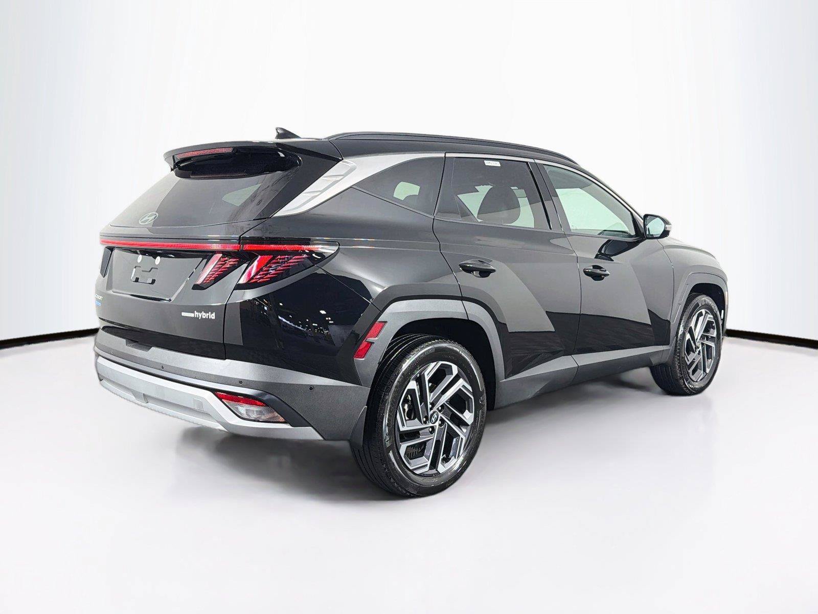 Used 2025 Hyundai Tucson Limited AWD/4WD image 11