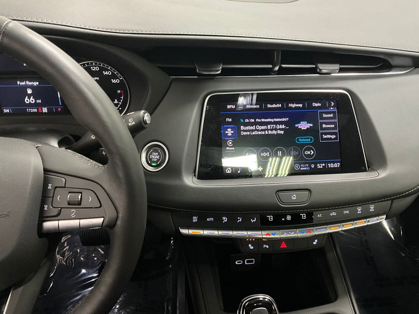 Used 2023 Cadillac XT4 Luxury w/ Cold Weather Package AWD/4WD image 6