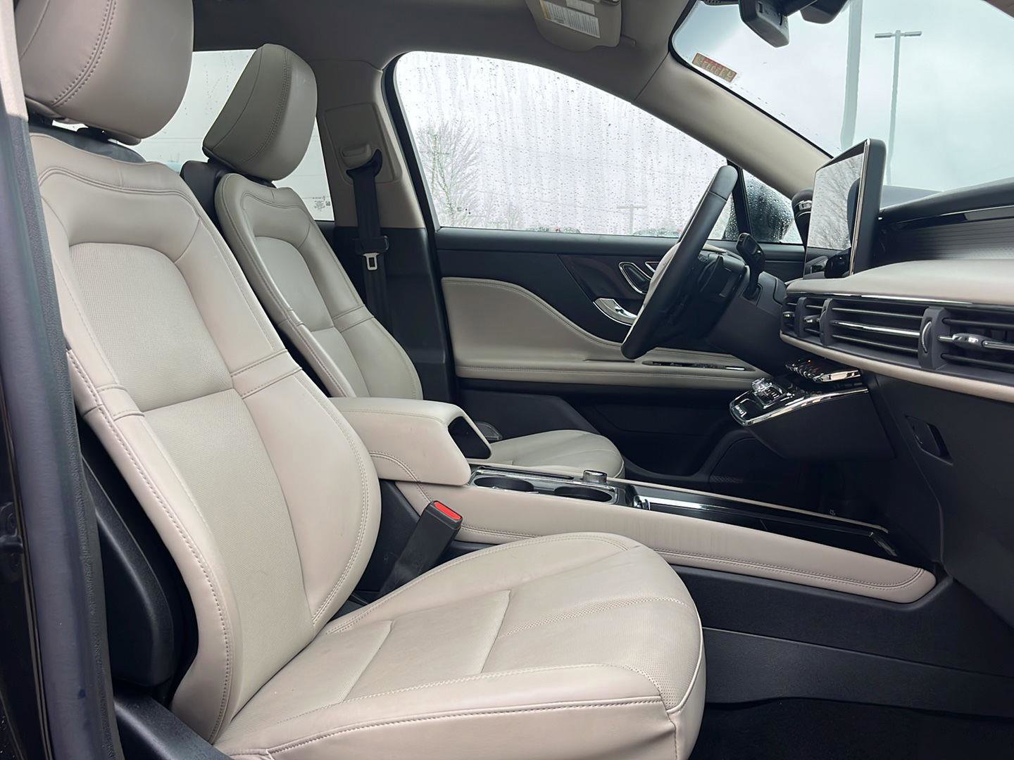 Used 2025 Lincoln Corsair Premiere w/ Equipment Group 101A image 25