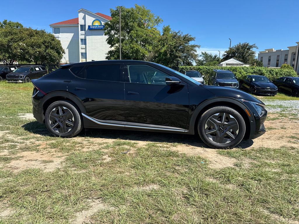 New 2025 Kia EV6 Light w/ Light LR Technology Package video 2