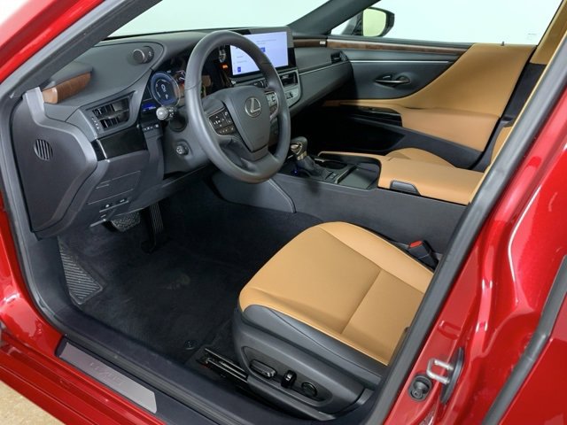 Used 2025 Lexus ES 300h 300h w/ Premium Package image 33