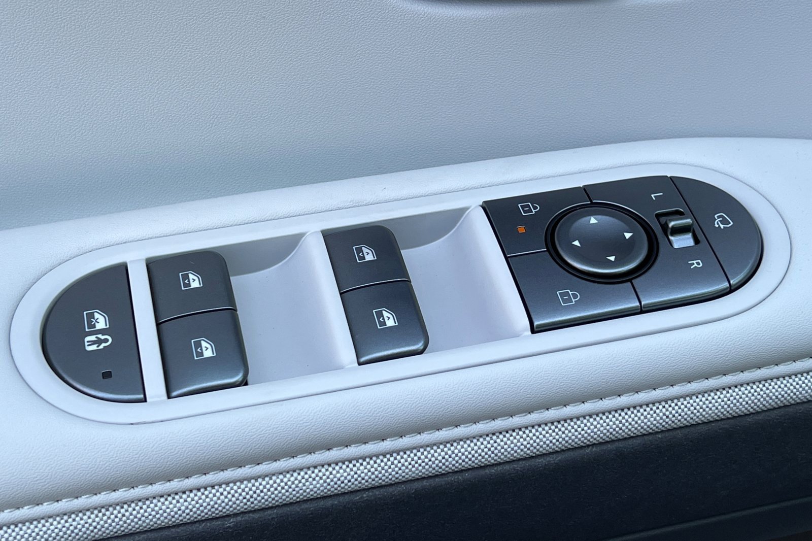 New 2026 Hyundai Ioniq 5 Limited image 12