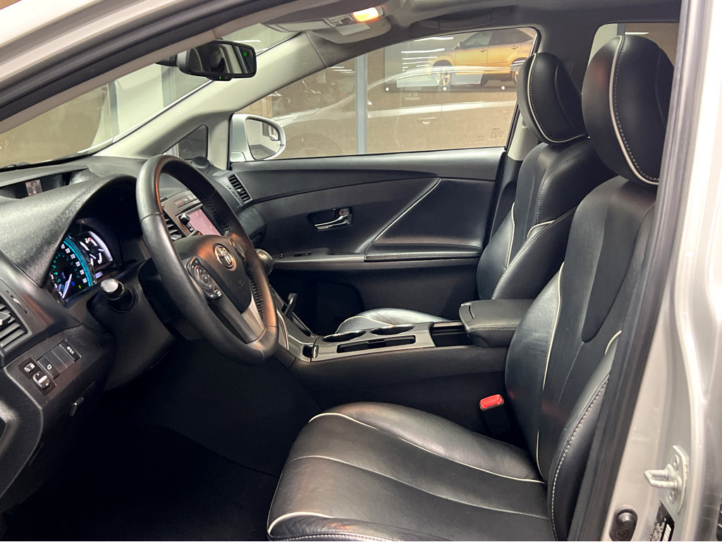 Used 2013 Toyota Venza Limited AWD/4WD image 9