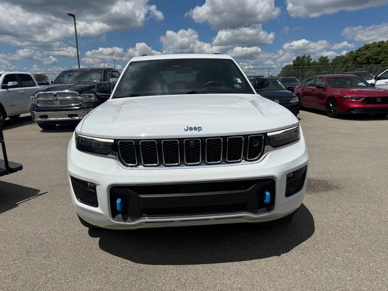 Used 2023 Jeep Grand Cherokee Overland w/ Advanced Protech Group III AWD/4WD image 2