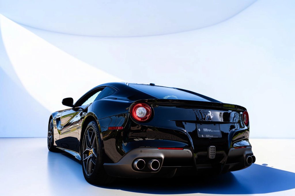 Used 2014 Ferrari F12 Berlinetta RWD image 26