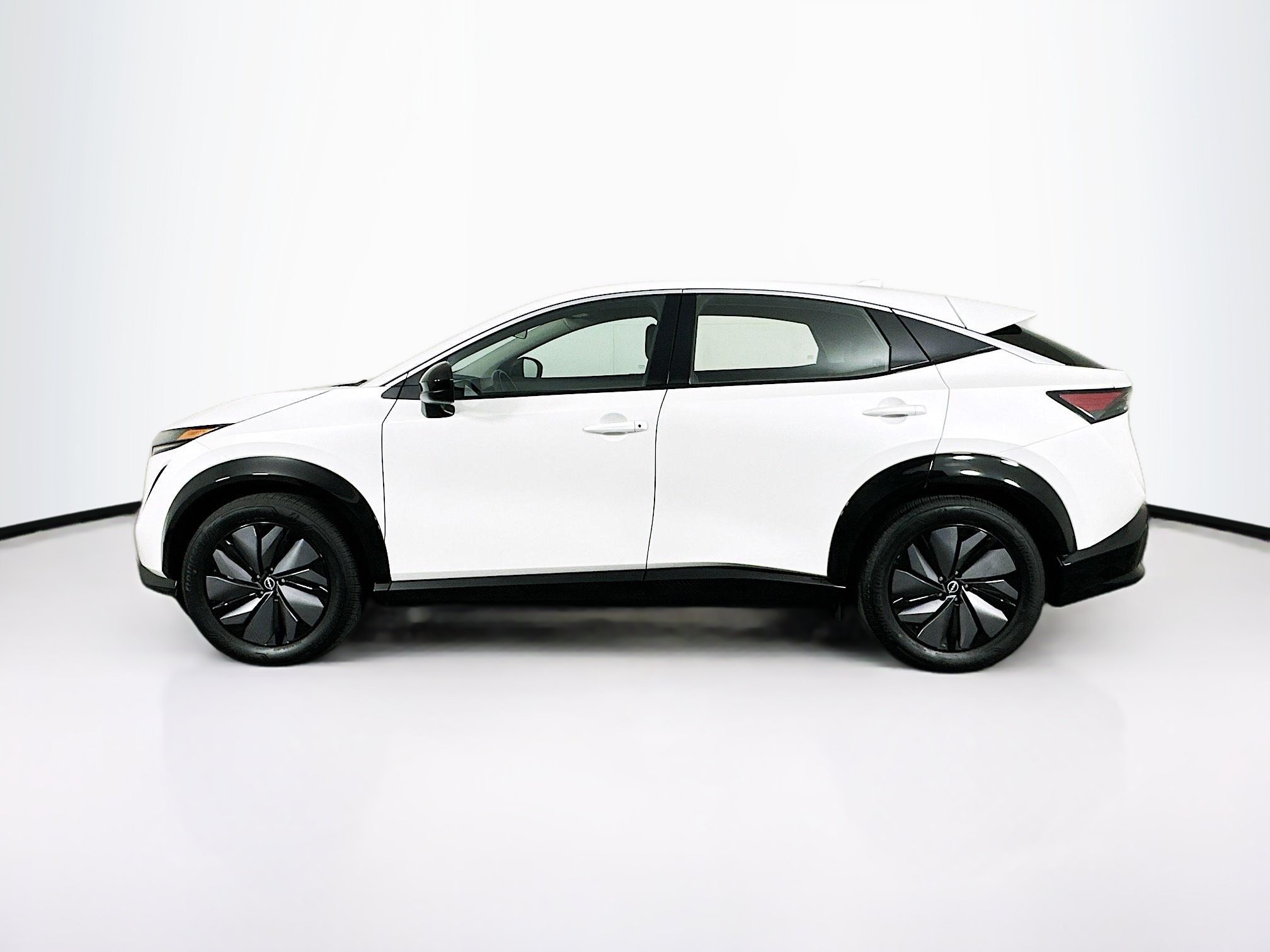 Used 2024 Nissan Ariya FWD image 4