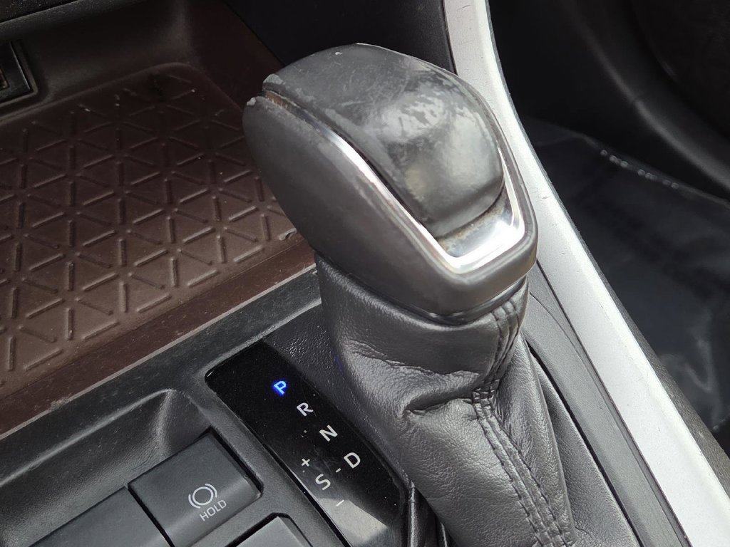 Used 2024 Toyota RAV4 Limited FWD image 28