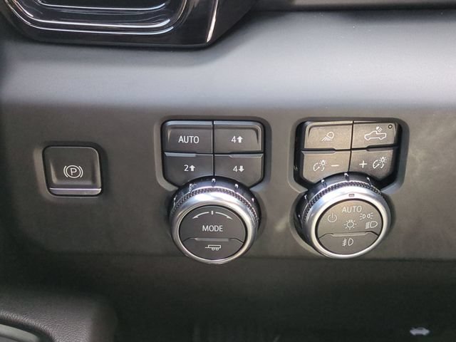 Used 2022 GMC Sierra 1500 AT4 w/ AT4 Premium Package AWD/4WD image 21