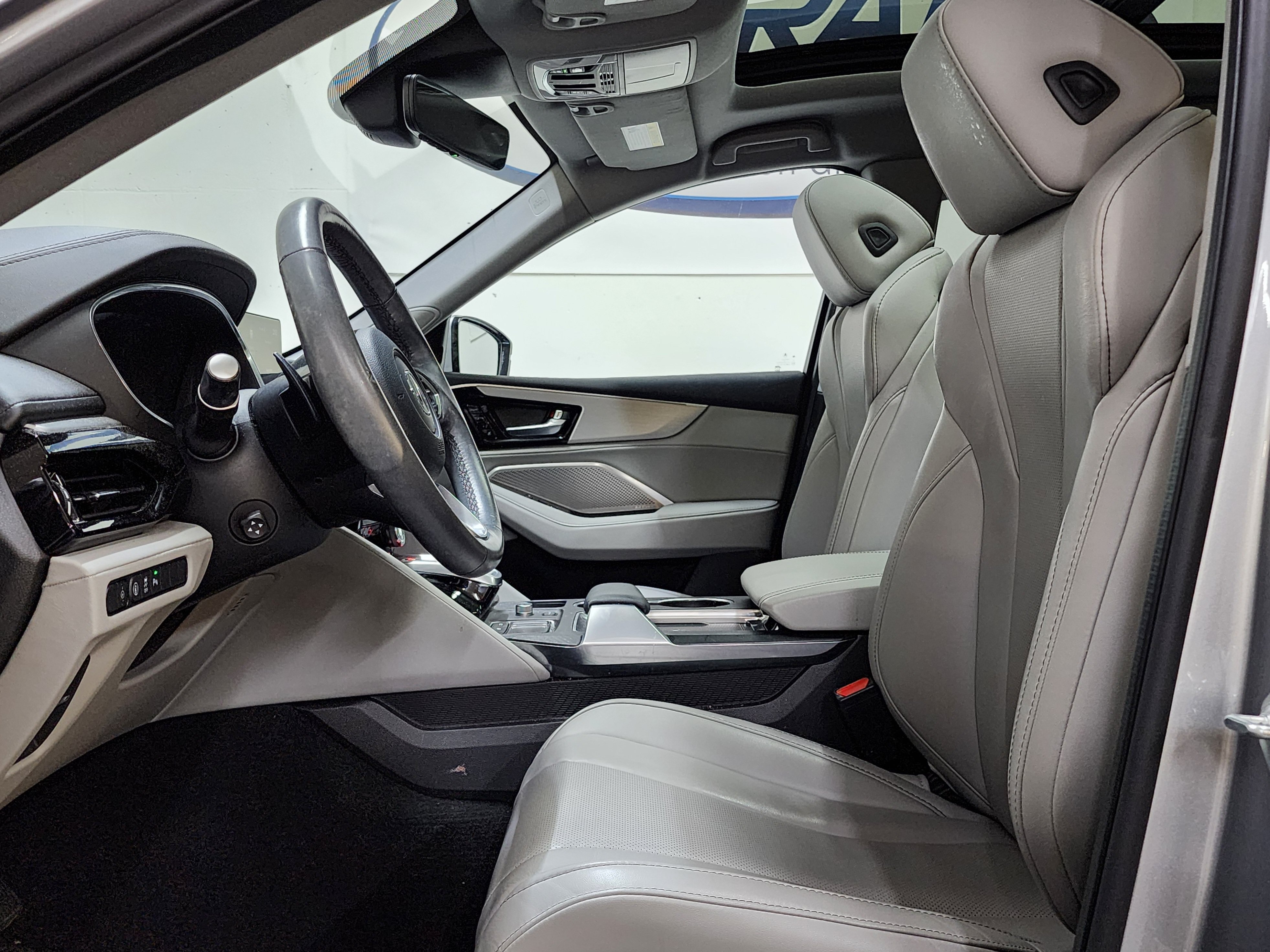 Certified 2024 Acura MDX w/ Technology Package AWD/4WD image 15