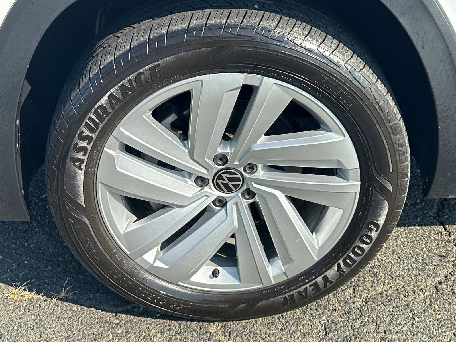 Certified 2022 Volkswagen Atlas Cross Sport SE image 23