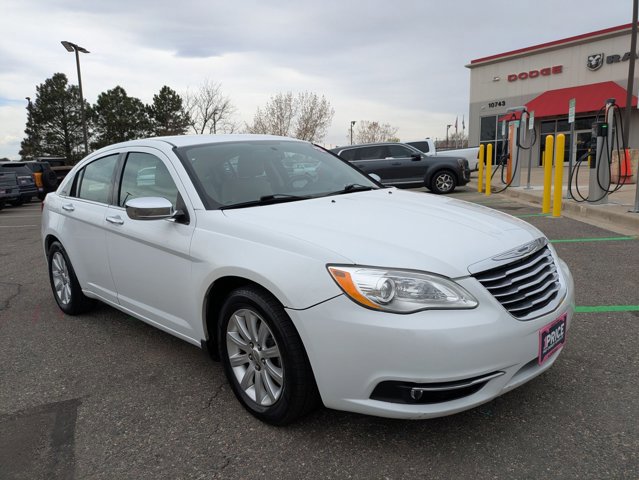 Used 2013 Chrysler 200 Limited FWD image 3