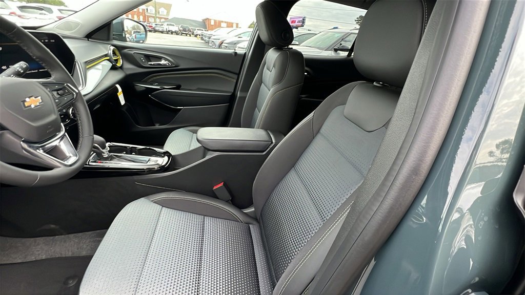 New 2026 Chevrolet Trax LT w/ LT Convenience Package image 14