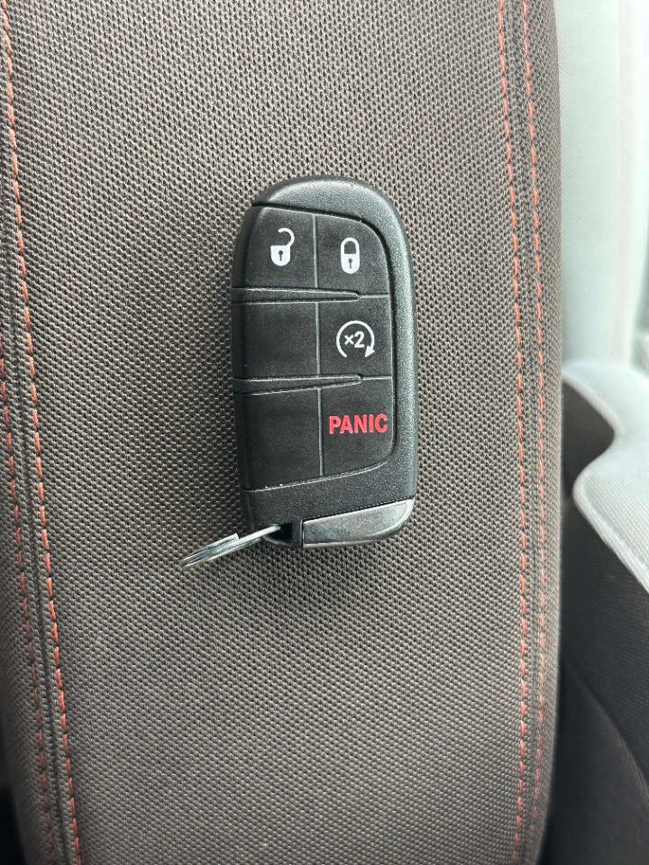 Used 2015 Jeep Renegade Latitude w/ Popular Equipment Group image 27