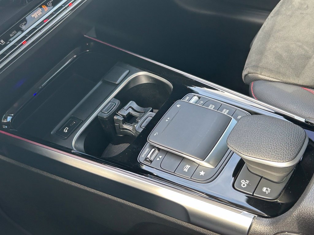 Used 2022 Mercedes-Benz GLB 35 AMG 4MATIC image 31