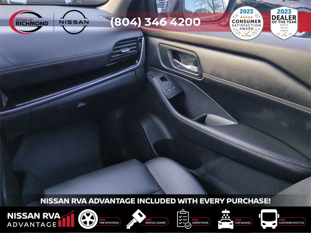 Used 2025 Nissan Rogue SL w/ Tech Package image 18