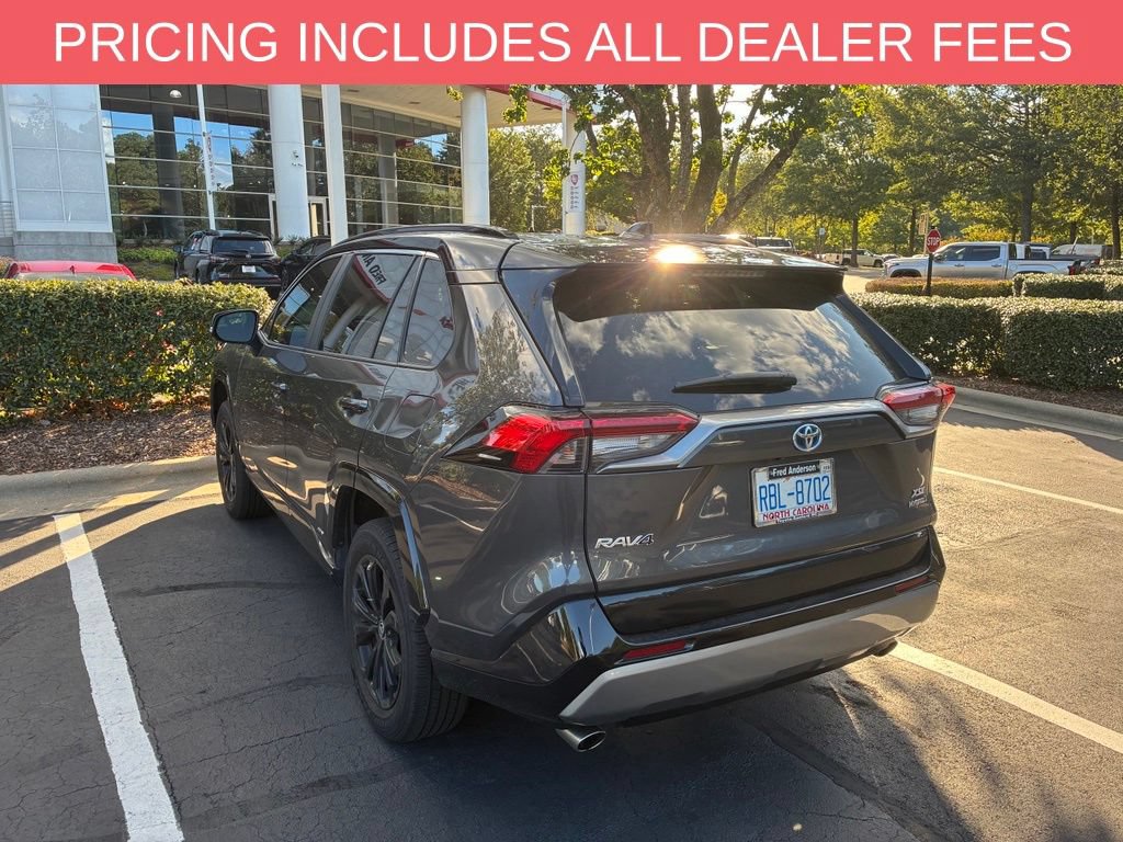 Used 2022 Toyota RAV4 XSE AWD/4WD image 7
