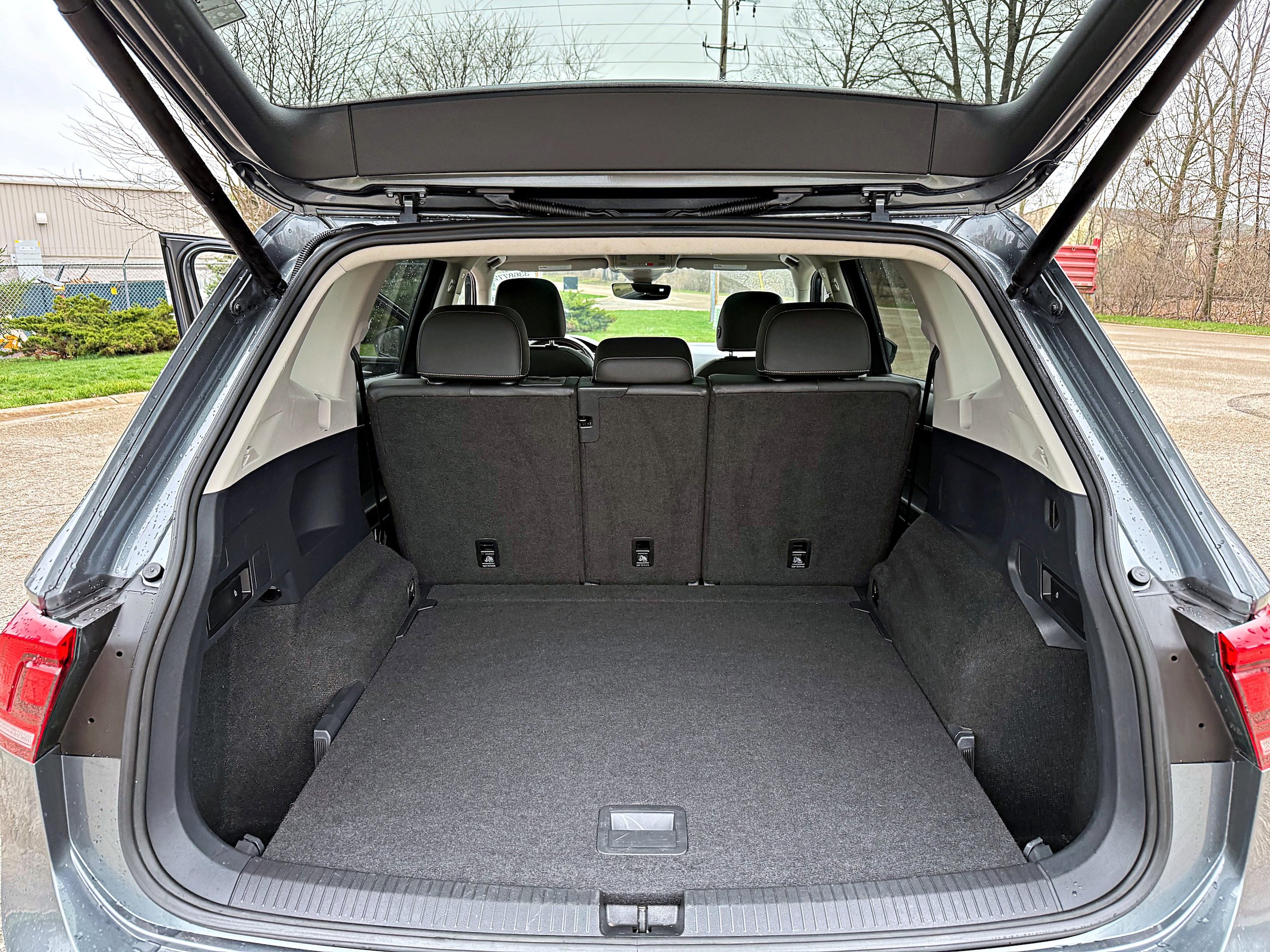 Used 2021 Volkswagen Tiguan SEL w/ 2-Row Tiguan MDO Package image 22