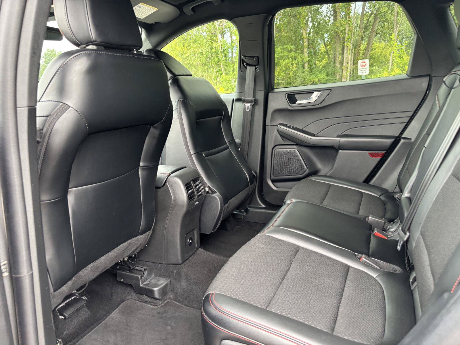 Used 2025 Ford Escape ST-Line Select AWD/4WD image 17