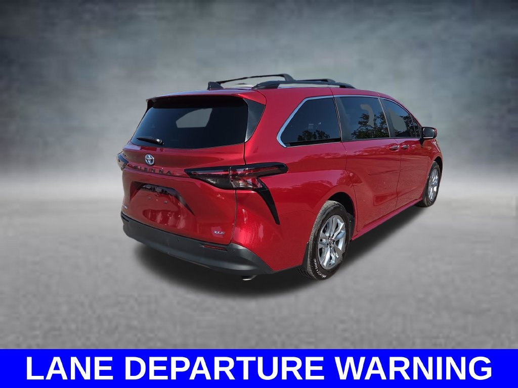 Used 2025 Toyota Sienna XLE w/ XLE Plus Package AWD/4WD image 5