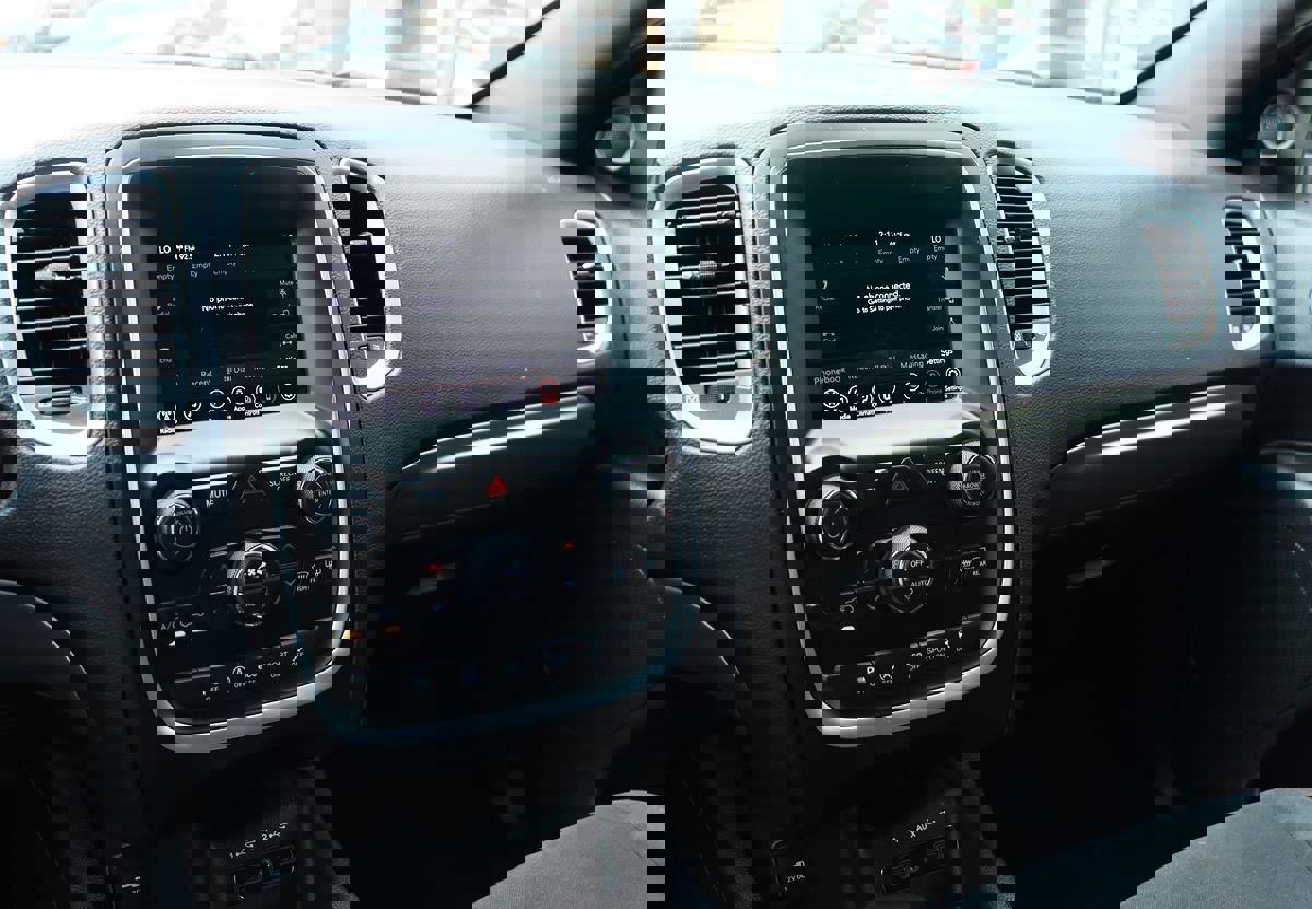 Used 2020 Dodge Durango SXT image 45