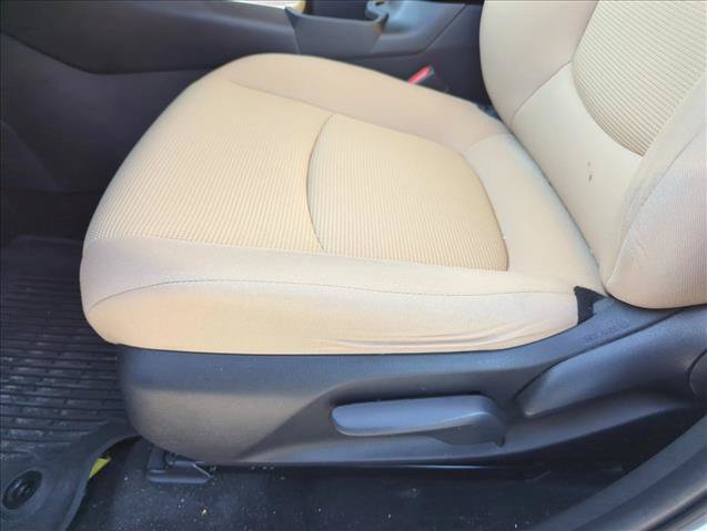 Used 2022 Toyota RAV4 LE FWD image 13