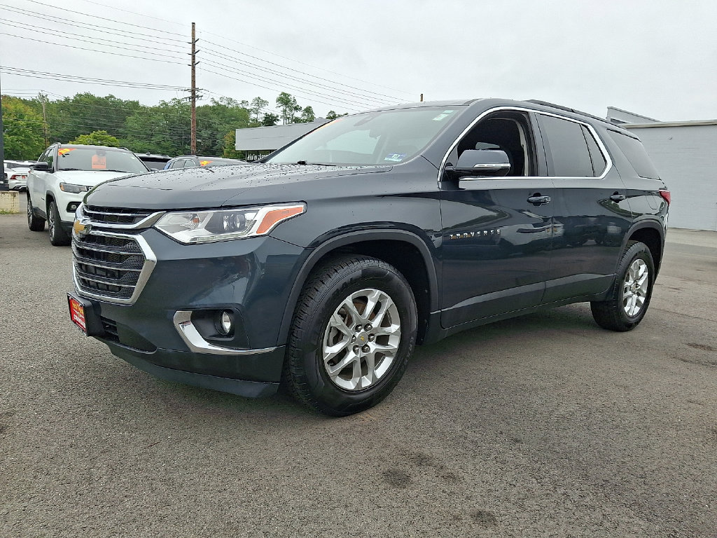 Used 2020 Chevrolet Traverse LT w/ Driver Confidence II Package AWD/4WD image 3