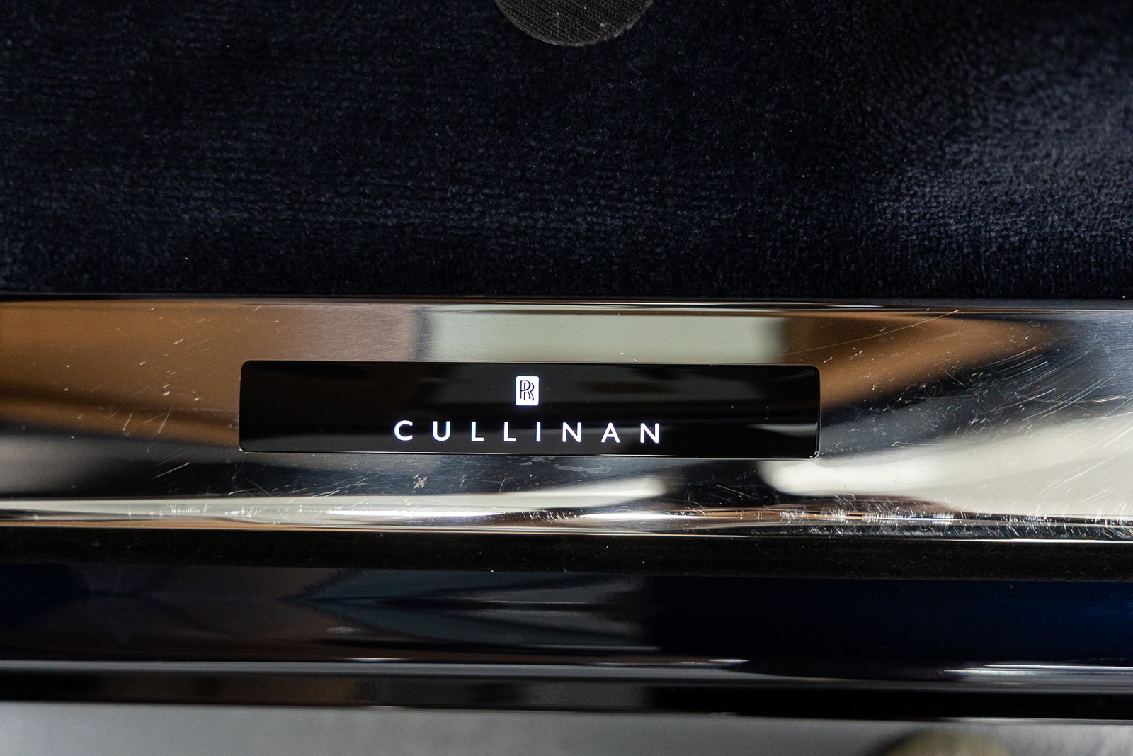Certified 2025 Rolls-Royce Cullinan AWD/4WD image 32