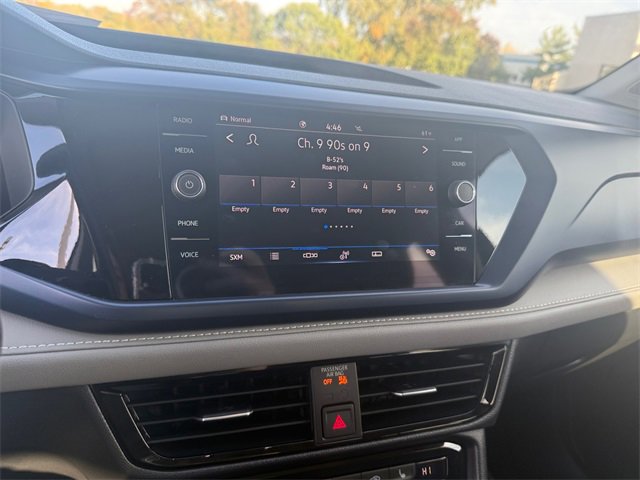 Certified 2024 Volkswagen Taos SE w/ Panoramic Sunroof Package image 21