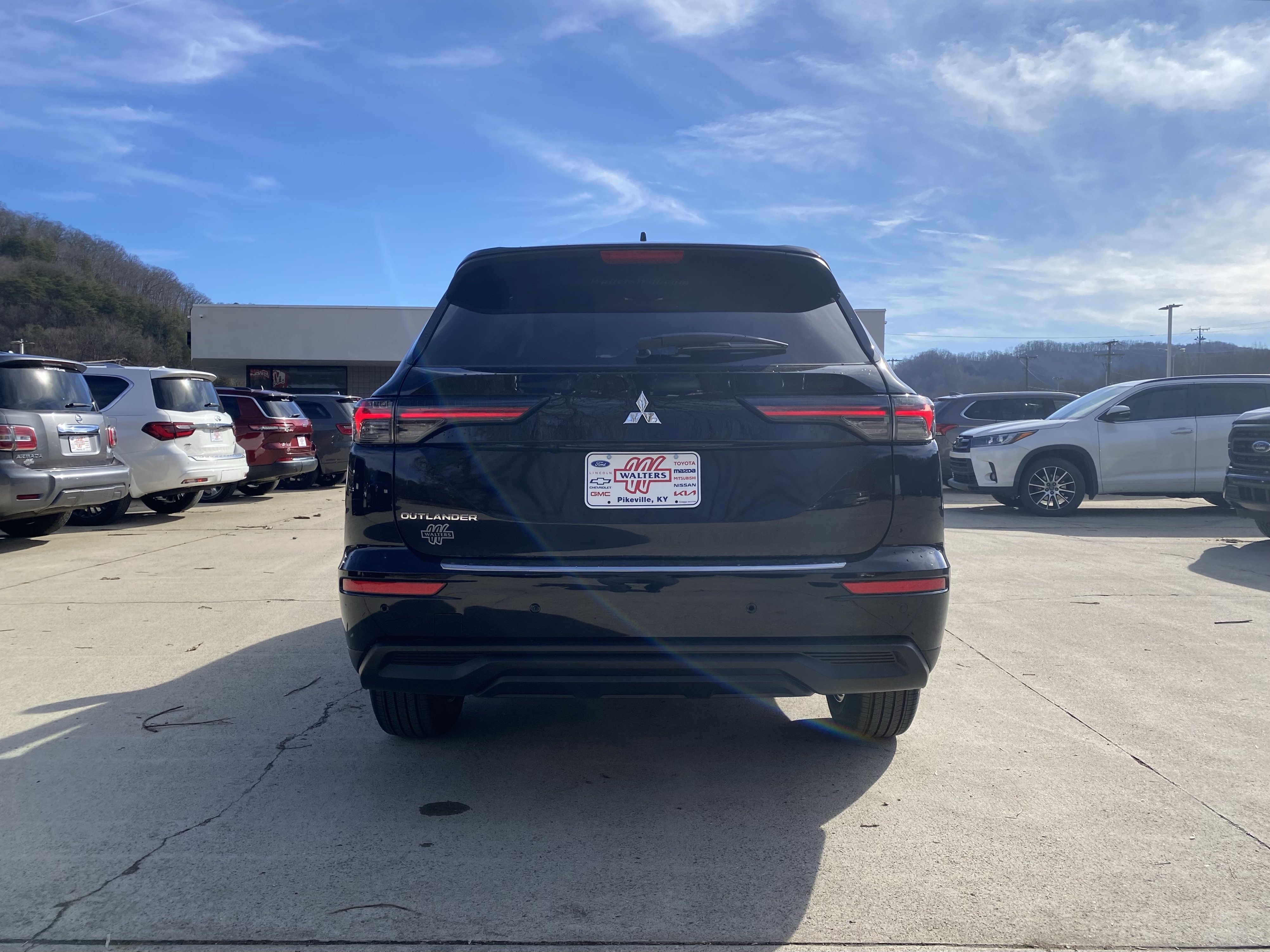 New 2026 Mitsubishi Outlander ES FWD image 31