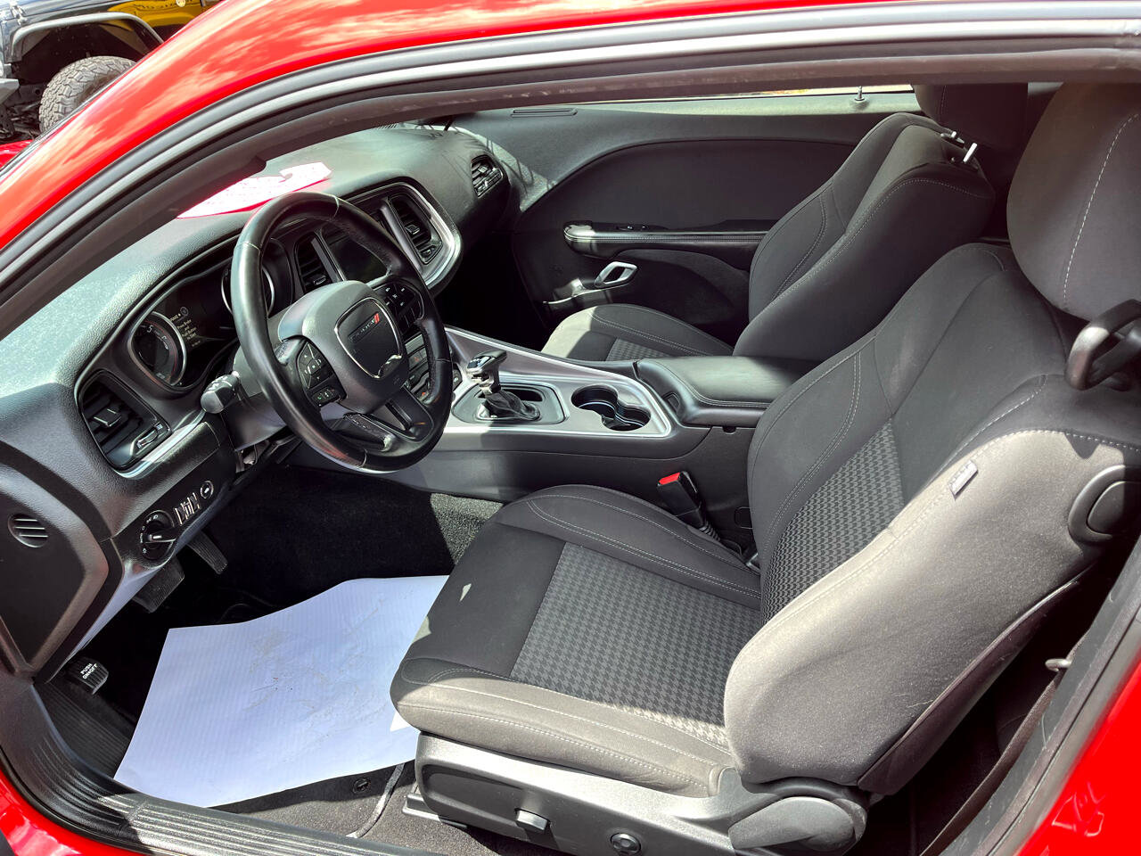 Used 2019 Dodge Challenger SXT image 10