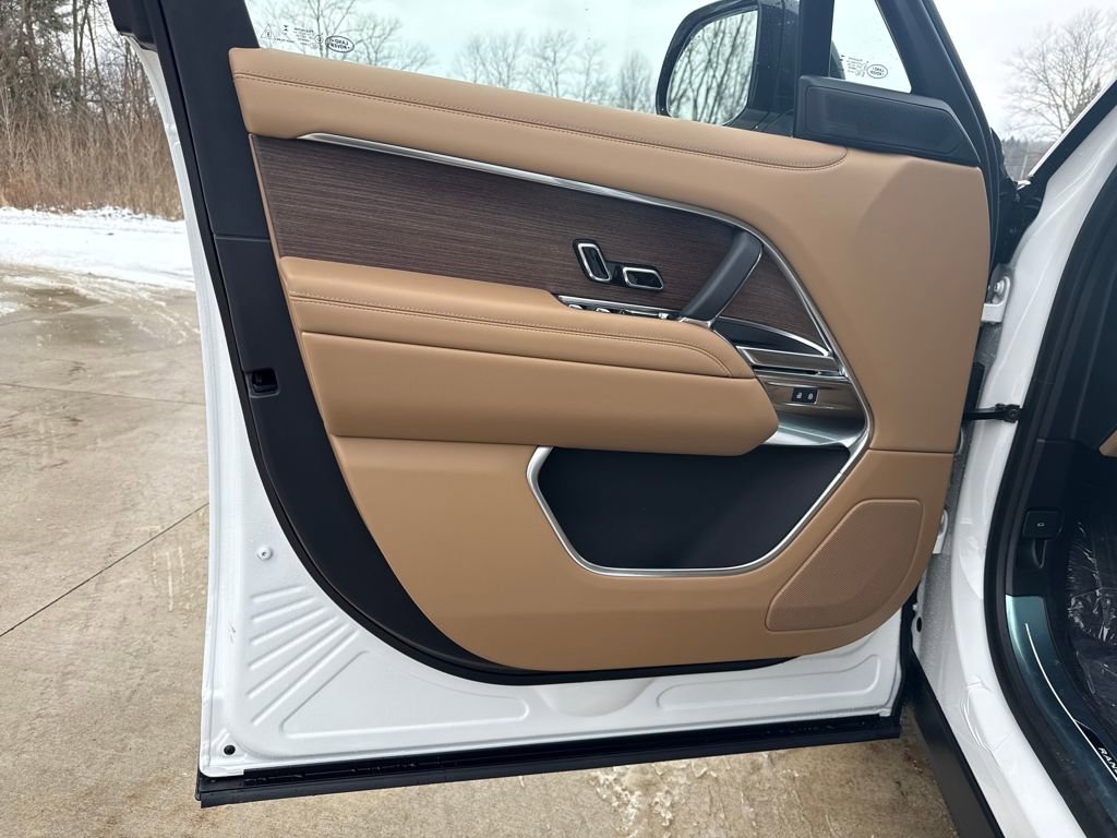 New 2026 Land Rover Range Rover SE AWD/4WD image 9