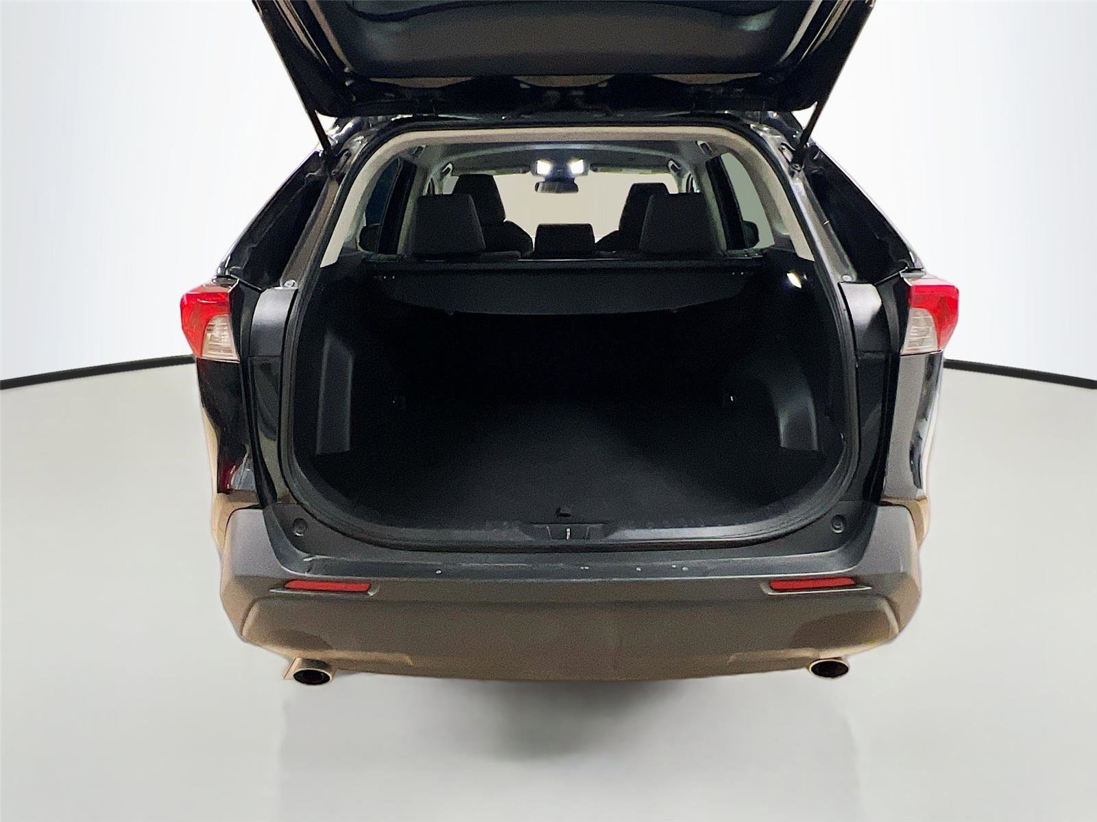 Used 2023 Toyota RAV4 XLE image 26