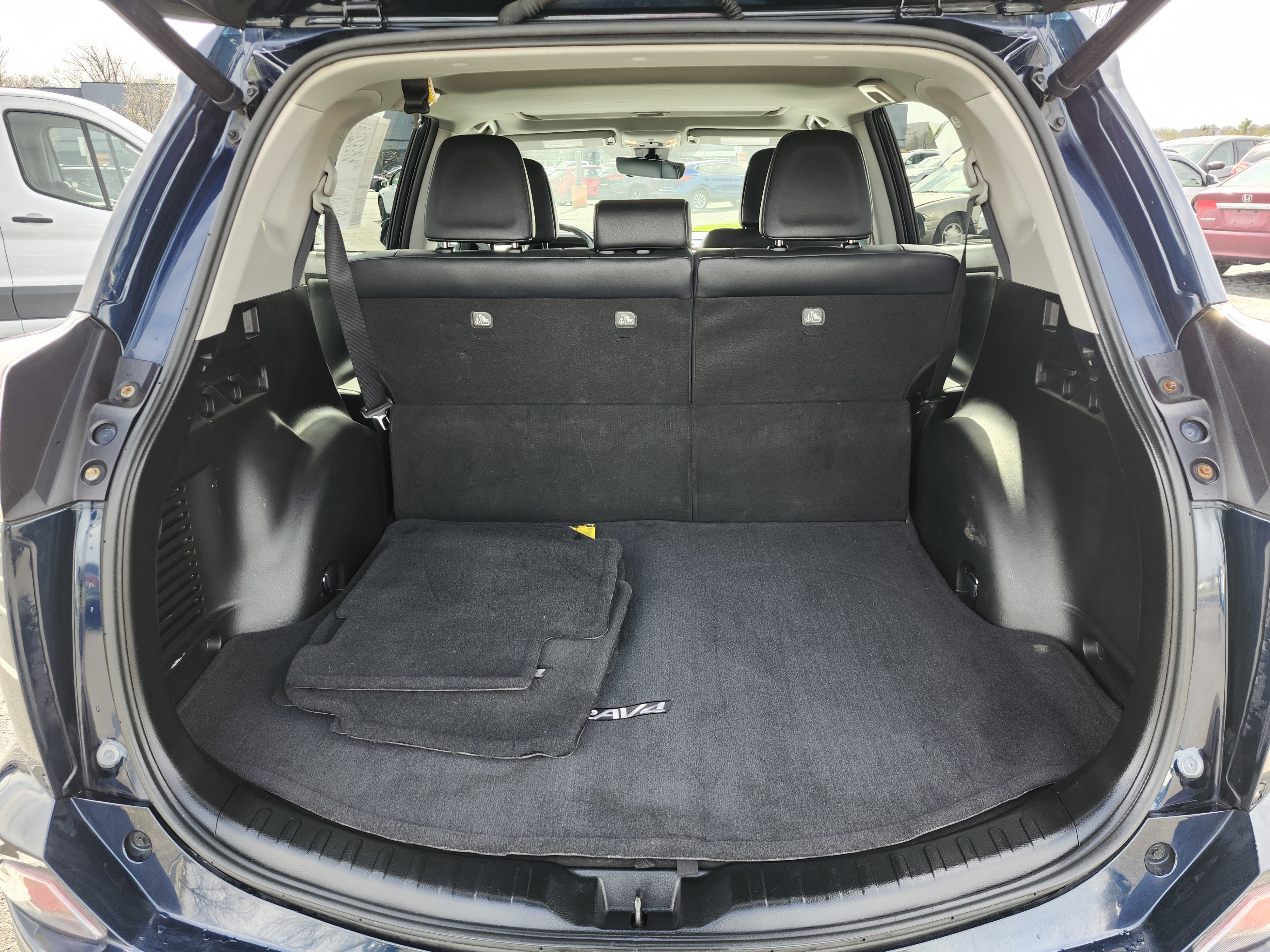 Used 2017 Toyota RAV4 Limited image 17