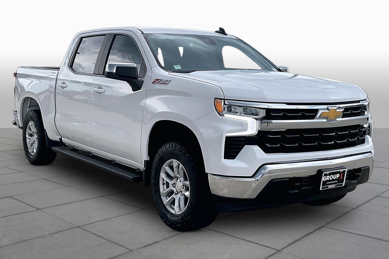 Used 2023 Chevrolet Silverado 1500 LT w/ Z71 Off-Road Package AWD/4WD image 3