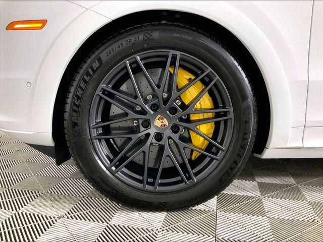 Used 2025 Porsche Cayenne GTS image 26