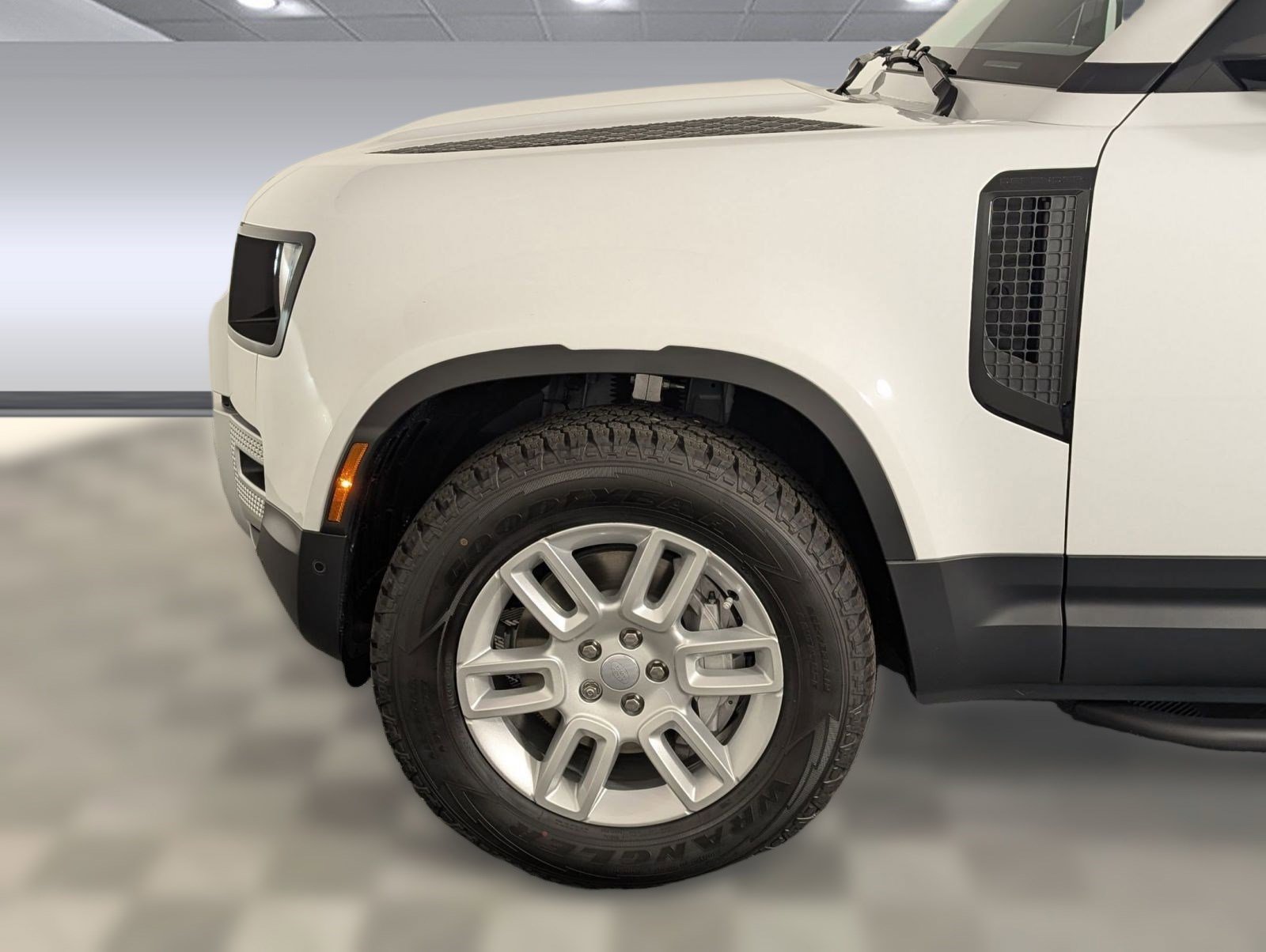 Used 2025 Land Rover Defender 110 S image 10