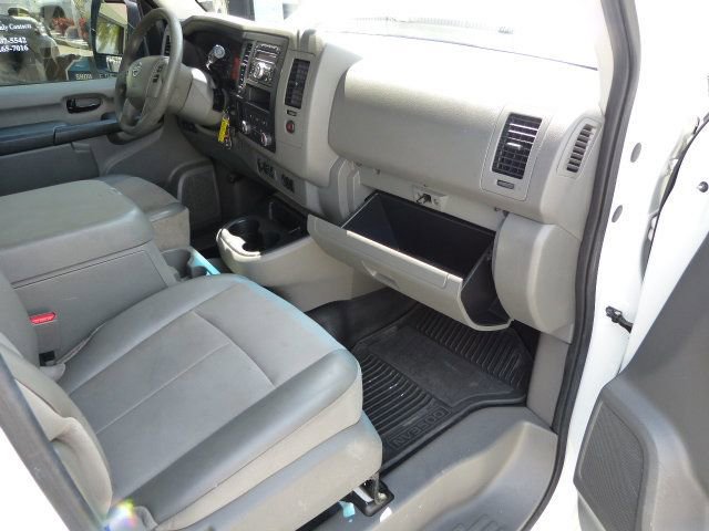 Used 2017 Nissan NV 3500 SV image 26