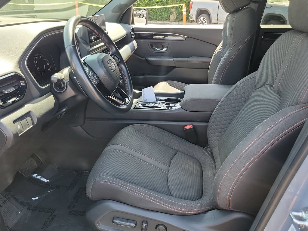 Used 2024 Honda Pilot Sport image 19