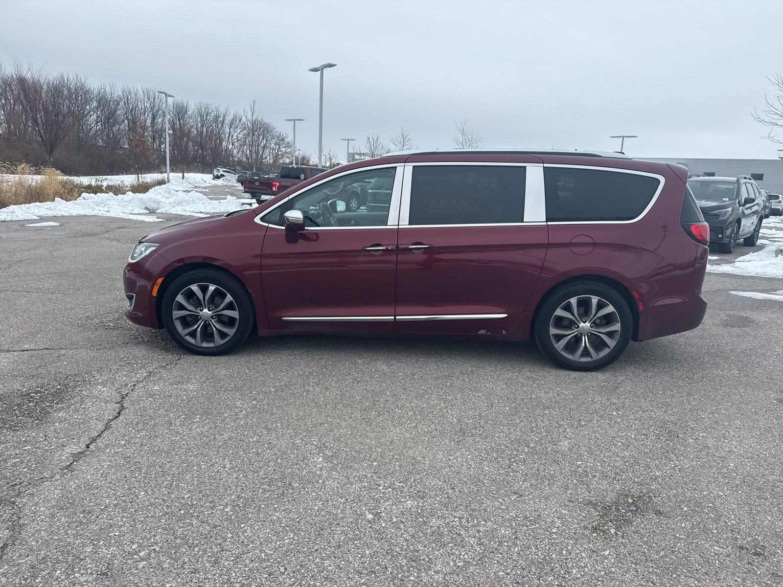 Used 2017 Chrysler Pacifica Limited image 14