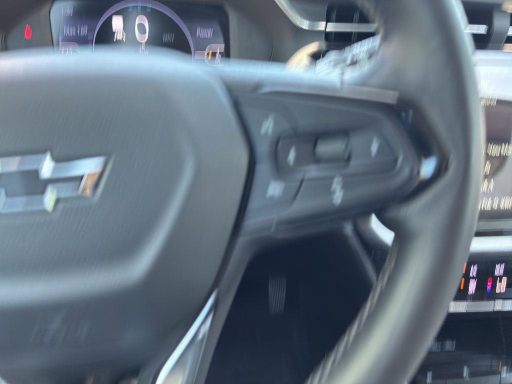 Used 2023 Chevrolet Bolt EUV Premier w/ Sun & Sound Package FWD image 27