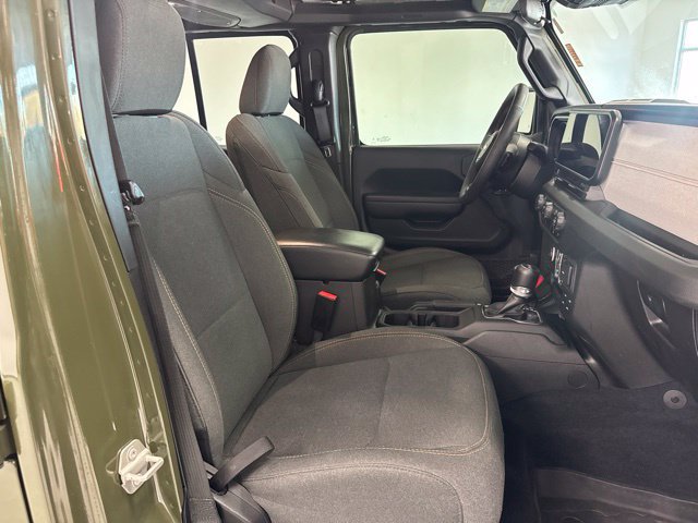 Used 2024 Jeep Wrangler Unlimited w/ Convenience Group AWD/4WD image 23