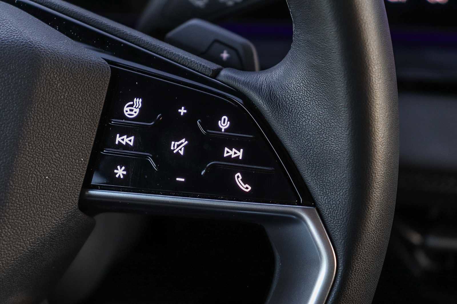 Used 2025 Audi Q6 e-tron Premium Plus w/ Premium Plus image 18