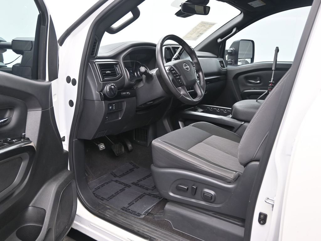 Used 2023 Nissan Titan SV w/ SV Convenience Package image 14