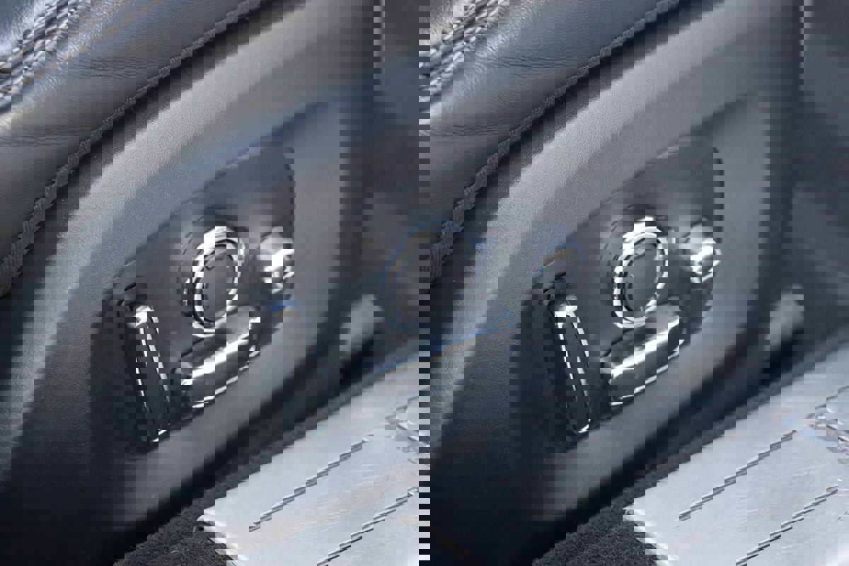 Used 2019 Jaguar XJ L Portfolio image 39