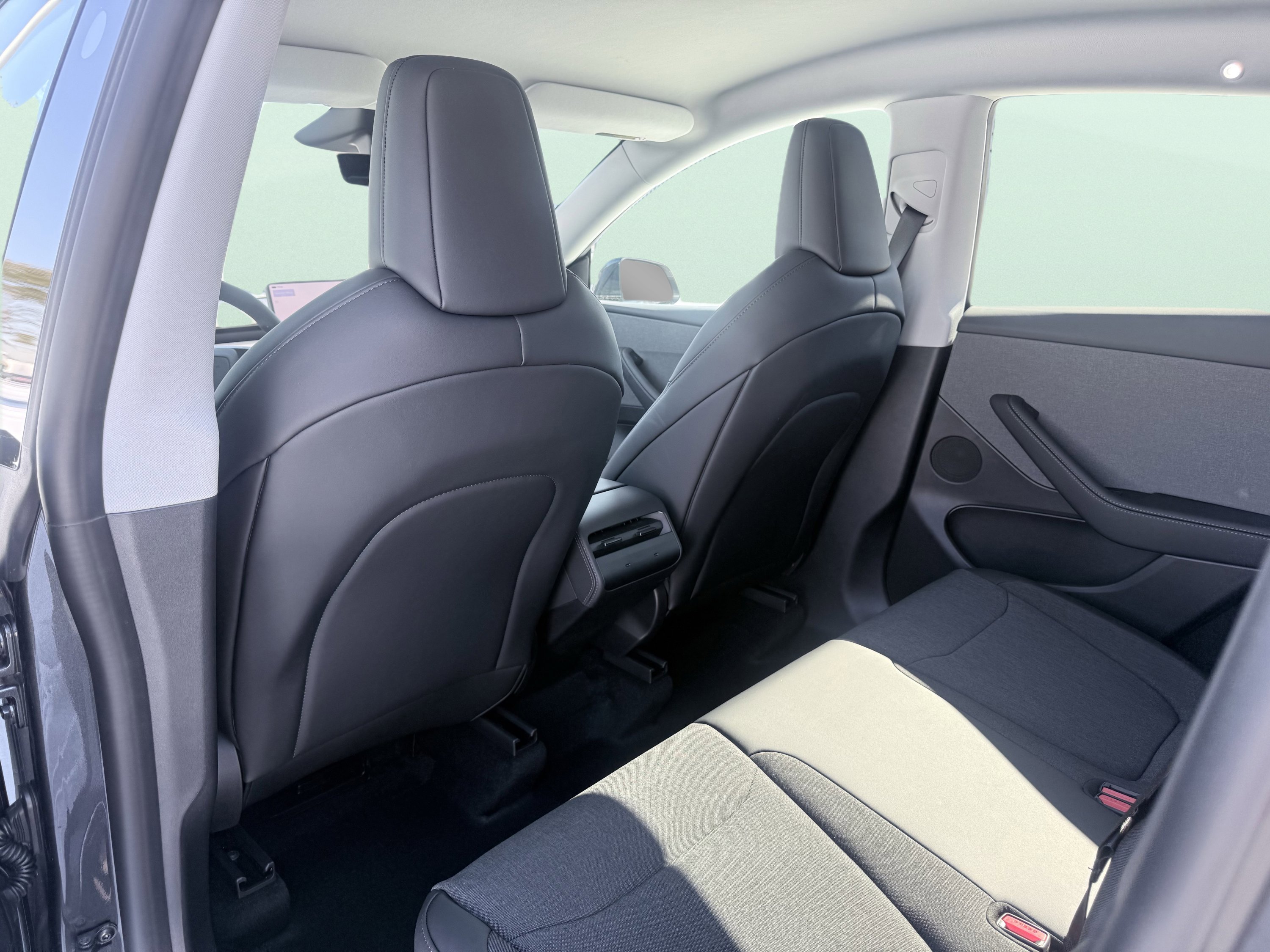 Used 2026 Tesla Model Y 2WD image 35