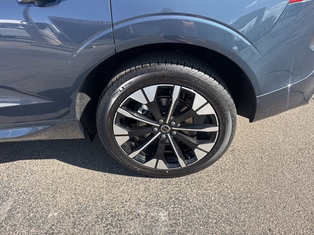 New 2026 Volvo XC60 B5 Plus w/ Climate Package image 10