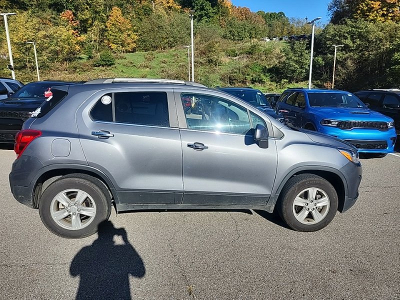 Used 2020 Chevrolet Trax LT w/ Driver Confidence Package AWD/4WD image 5