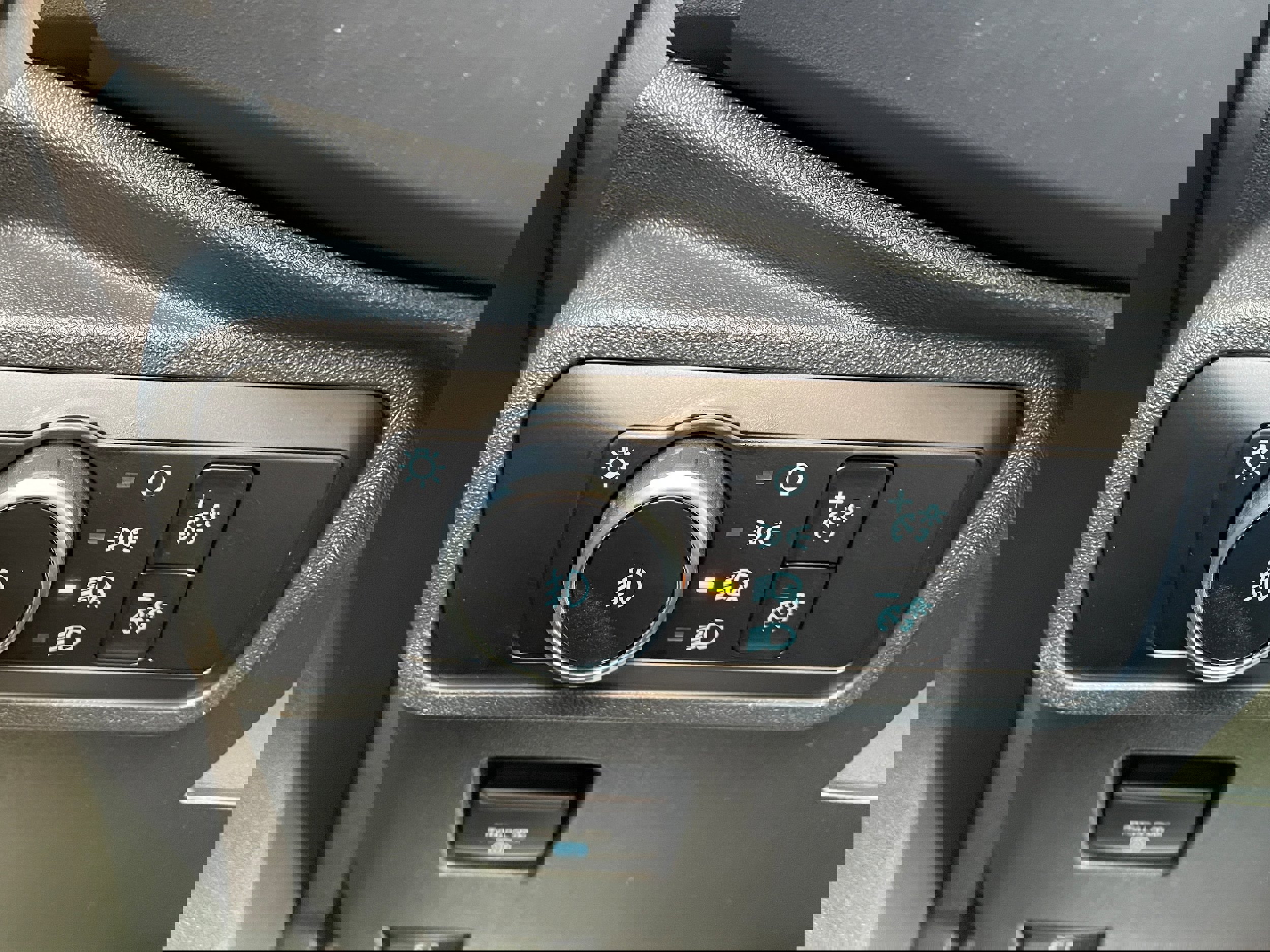 Used 2025 Ford Bronco Badlands image 13