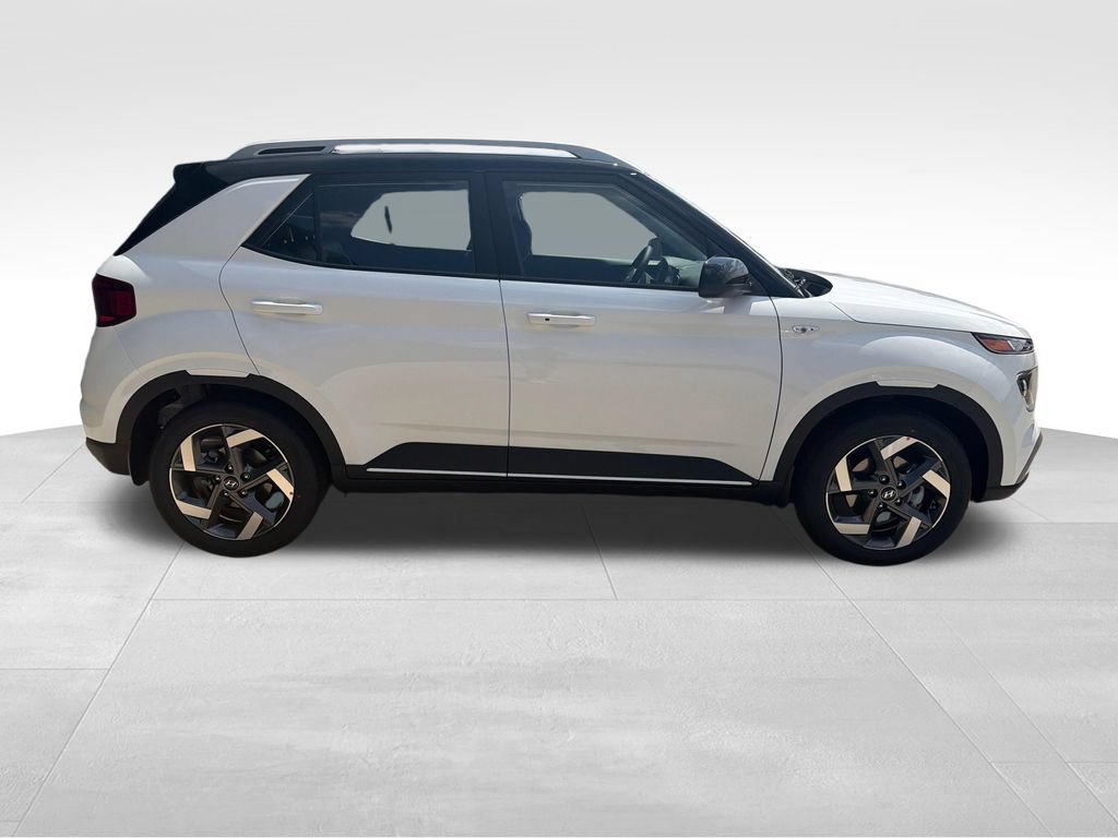 New 2026 Hyundai Venue SEL FWD image 8